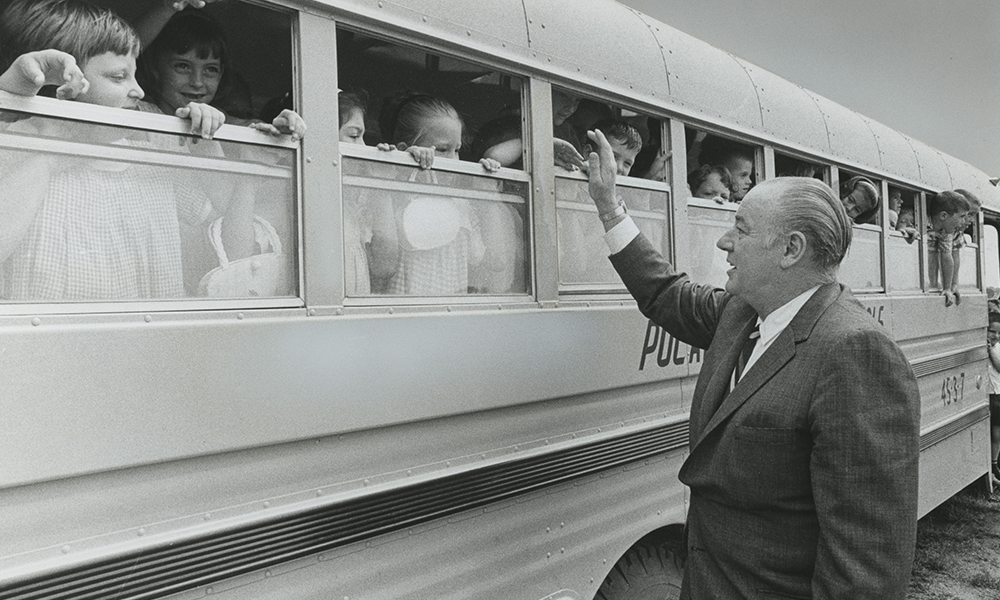 A Key to Progress Winthrop and Education Winthrop Rockefeller Institute